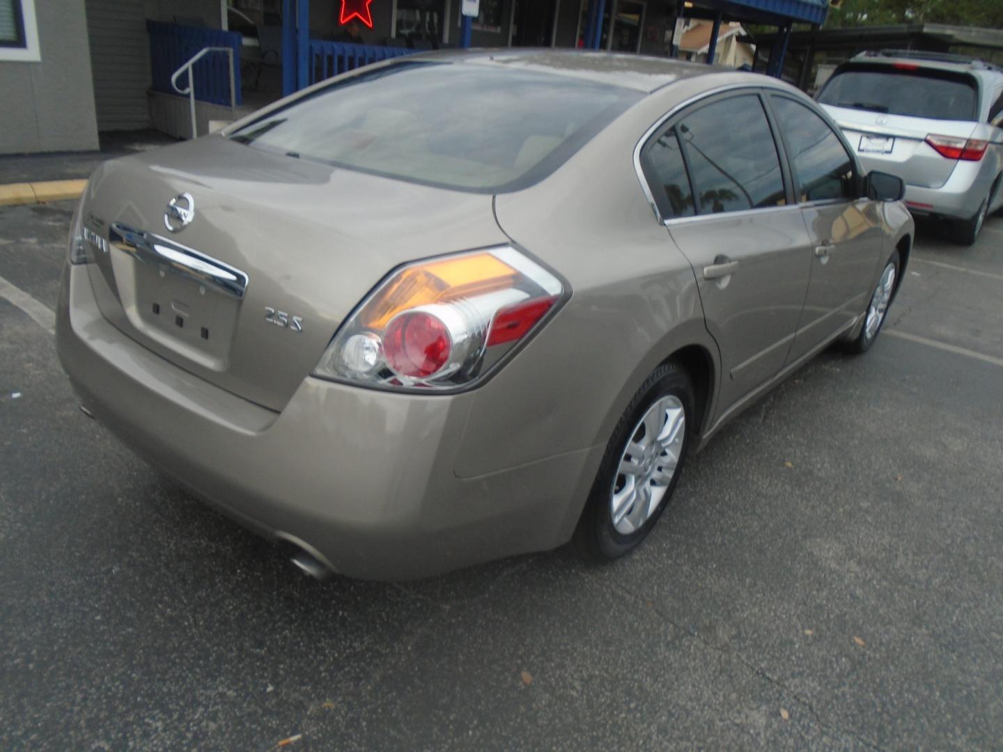 2012 Nissan Altima 2.5 S (1N4AL2AP5CN) with an 2.5L L4 DOHC 16V engine, located at 6112 N Florida Avenue, Tampa, FL, 33604, (888) 521-5131, 27.954929, -82.459534 - Photo#3